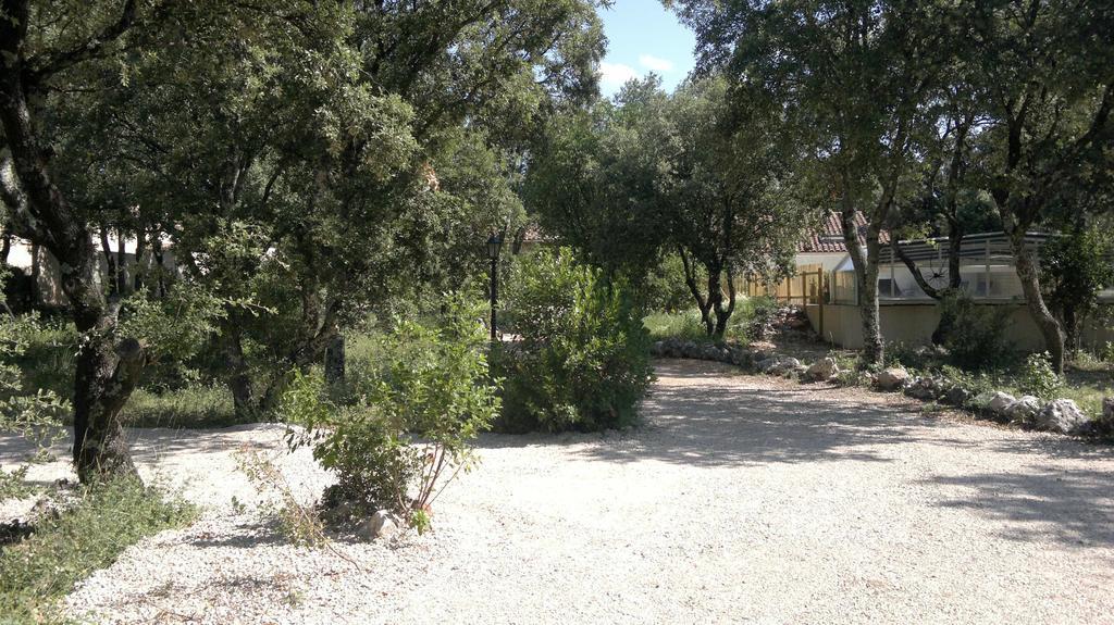 Willa A L'Est D'Uzes Saint-Siffret Zewnętrze zdjęcie