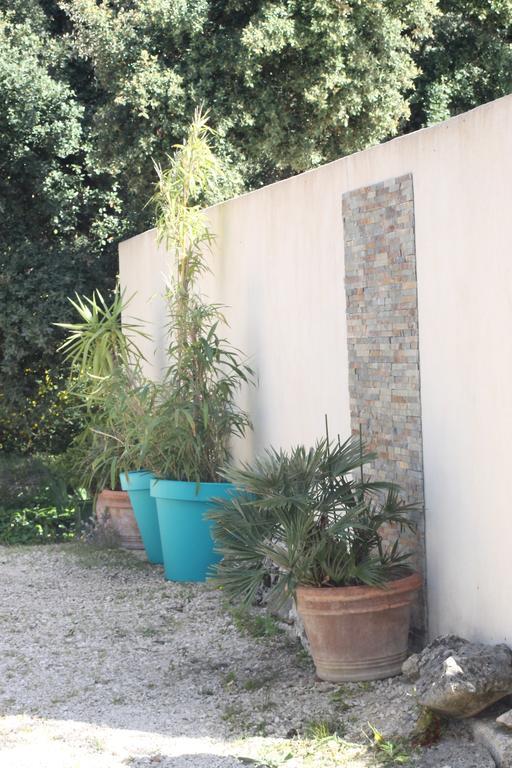 Willa A L'Est D'Uzes Saint-Siffret Zewnętrze zdjęcie