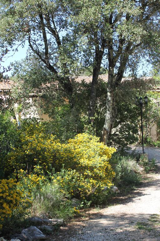 Willa A L'Est D'Uzes Saint-Siffret Zewnętrze zdjęcie